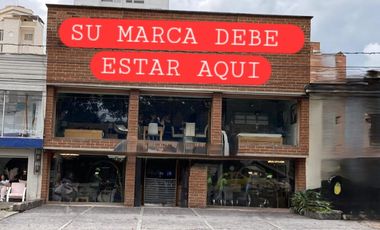 Casa-Local en arriendo en la aAvenida 80: con área amplia e ideal para negocio.