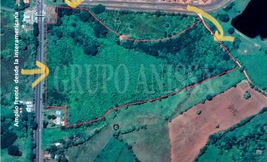 Se Vende Finca con Amplio Frente en Carretera Divisa - Chitré