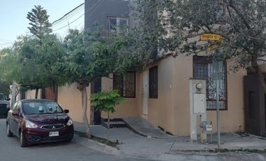 Casa en VENTA en esquina Fracc. Mirador del Valle, Gral. Escobedo