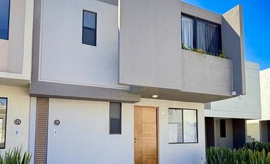 Bonita Casa de 3 Recámaras   Sala TV en PB, en Meseta, Querétaro