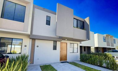 Bonita Casa de 3 Recámaras   Sala TV en PB, en Meseta, Querétaro