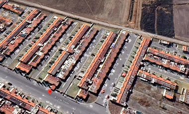 CASA A LA VENTA EN FRACCIONAMIENTO DE TROJES, TEMOAYA, EDO. MEX., A 15 MIUTOS DEL AEROPUERTO INTERNACIONAL DE TOLUCA.