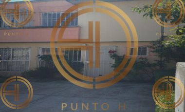 CASA A LA VENTA EN FRACCIONAMIENTO DE TROJES, TEMOAYA, EDO. MEX., A 15 MIUTOS DEL AEROPUERTO INTERNACIONAL DE TOLUCA.