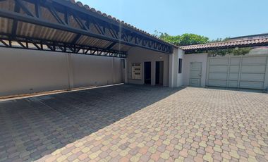 Alquiler departamento tipo loft en Los Ceibos cerca del parque