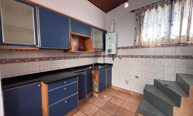 Casa PH en venta en Remedios de Escalada Este