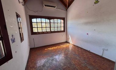 Casa PH en venta en Remedios de Escalada Este