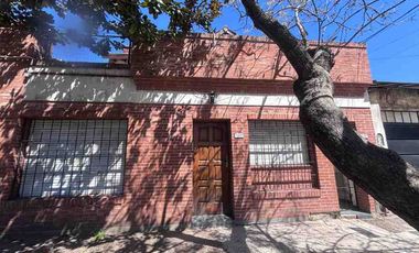Casa PH en venta en Remedios de Escalada Este