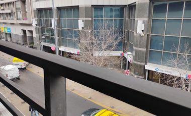 ENTRE CALLE MONJITAS Y MERCED