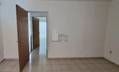 Casa en renta de 2 recámaras en privada con vigilancia Jardines de los Naranjos – León