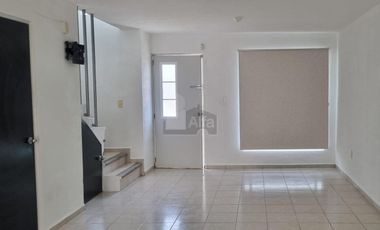 Casa en renta de 2 recámaras en privada con vigilancia Jardines de los Naranjos – León