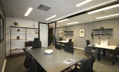 Oficina en Arriendo en Av. La Dehesa // Av. Raul Labbe // Robles