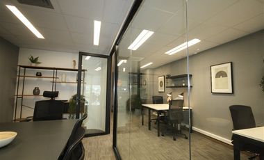 Oficina en Arriendo en Av. La Dehesa // Av. Raul Labbe // Robles