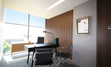 Oficina en Arriendo en Av. La Dehesa // Av. Raul Labbe // Robles