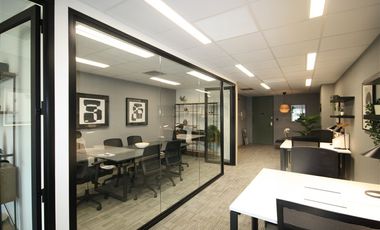 Oficina en Arriendo en Av. La Dehesa // Av. Raul Labbe // Robles