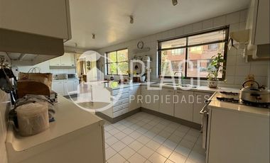 Departamento en Arriendo en Colegio del Verbo Divino, El Golf, Las Condes.