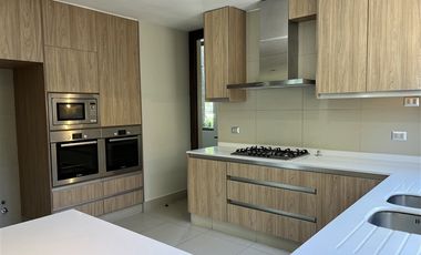 Casa en Arriendo en Av. Alcalde Delano, Av Los Trapenses