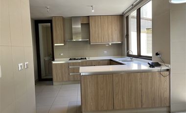 Casa en Arriendo en Av. Alcalde Delano, Av Los Trapenses