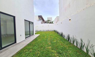 Casa en Venta En Lomas Diamante / 4 recámaras