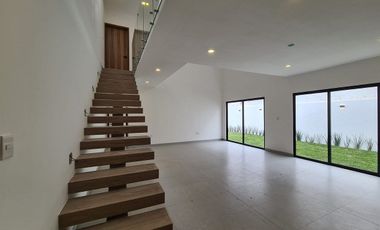 Casa en Venta En Lomas Diamante / 4 recámaras