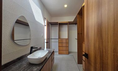 Casa en Venta En Lomas Diamante / 4 recámaras