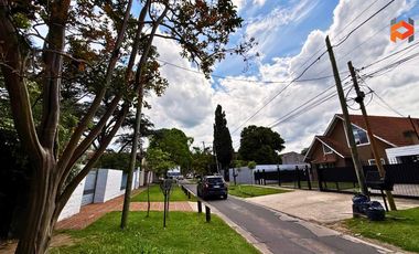 Terreno de 734m2 en CASTELAR NORTE (sobre Larralde en su parte angosta)