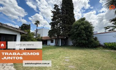 Terreno de 734m2 en CASTELAR NORTE (sobre Larralde en su parte angosta)