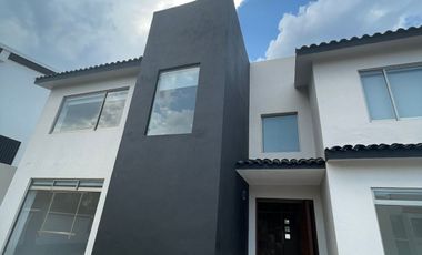 CASA EN VENTA EN PRADO LARGO, ATIZAPAN