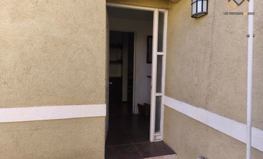 Casa en arriendo c/ estacionamiento en Nos
