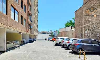 Departamento en venta c/ estacionamiento en Matta