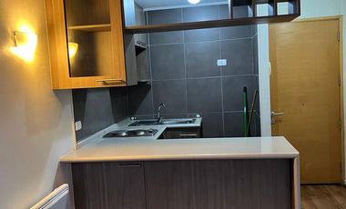 Departamento en arriendo c/ estacionamiento en Barrio Diez de Julio