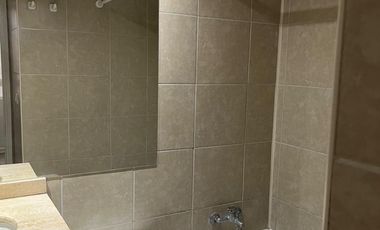 Departamento en arriendo c/ estacionamiento en Barrio Diez de Julio