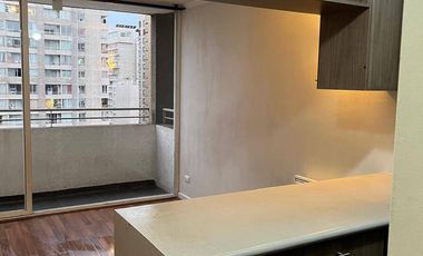 Departamento en arriendo c/ estacionamiento en Barrio Diez de Julio