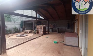 Casa en venta c/ estacionamiento en Pueblo Nuevo