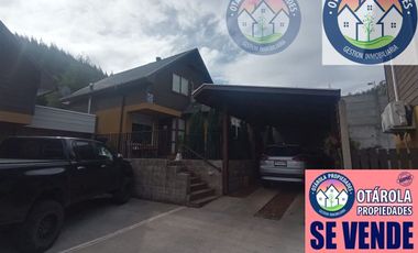 Casa en venta c/ estacionamiento en Pueblo Nuevo