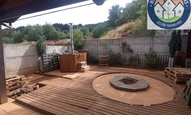 Casa en venta c/ estacionamiento en Pueblo Nuevo