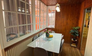 CASA SÓLIDA EN PASAJE TRANQUILO DE QUINTA NORMAL