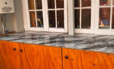 CASA SÓLIDA EN PASAJE TRANQUILO DE QUINTA NORMAL