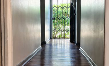 CASA SÓLIDA EN PASAJE TRANQUILO DE QUINTA NORMAL