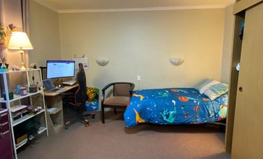 CASA SÓLIDA EN PASAJE TRANQUILO DE QUINTA NORMAL