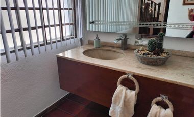 HERMOSA RESIDENCIA EN CIRCUITO ECONOMISTAS, CON ESTUPENDOS ESPACIOS