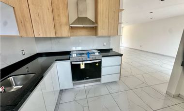 Casa en venta en Jiutepec Morelos en fraccionamiento y alberca propia