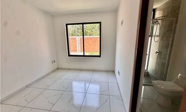 Casa en venta en Jiutepec Morelos en fraccionamiento y alberca propia
