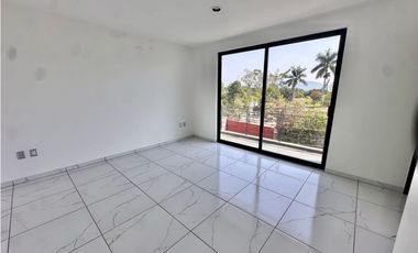 Casa en venta en Jiutepec Morelos en fraccionamiento y alberca propia