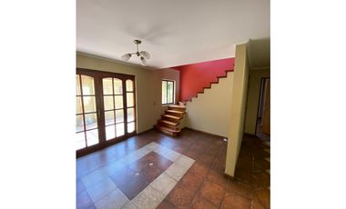 SE ARRIENDA CASA VILLA ALEMANA CENTRO IDEAL INSTITUCIONES