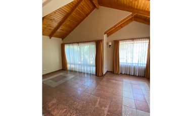 SE ARRIENDA CASA VILLA ALEMANA CENTRO IDEAL INSTITUCIONES