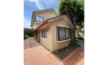 SE ARRIENDA CASA VILLA ALEMANA CENTRO IDEAL INSTITUCIONES