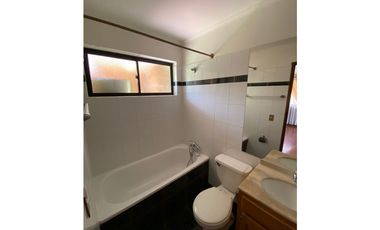 SE ARRIENDA CASA VILLA ALEMANA CENTRO IDEAL INSTITUCIONES