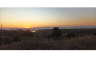 Excelente Terreno con Vista al Mar