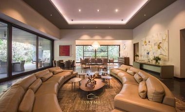 Casa en Renta en la Colonia Seattle con alberca y elevador moderna