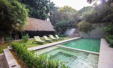 Casa en Renta en la Colonia Seattle con alberca y elevador moderna